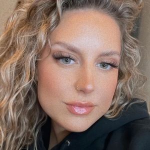 Meet your Posher, Francesca